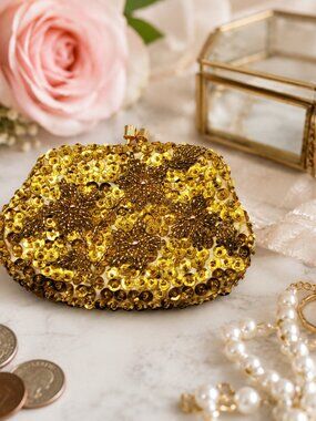 ✨ Vintage Delill Gold Sequin & Beaded Coin Purse